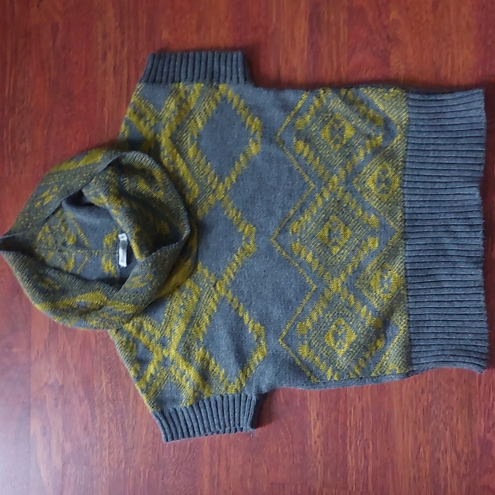 Cowl neck sweater‎